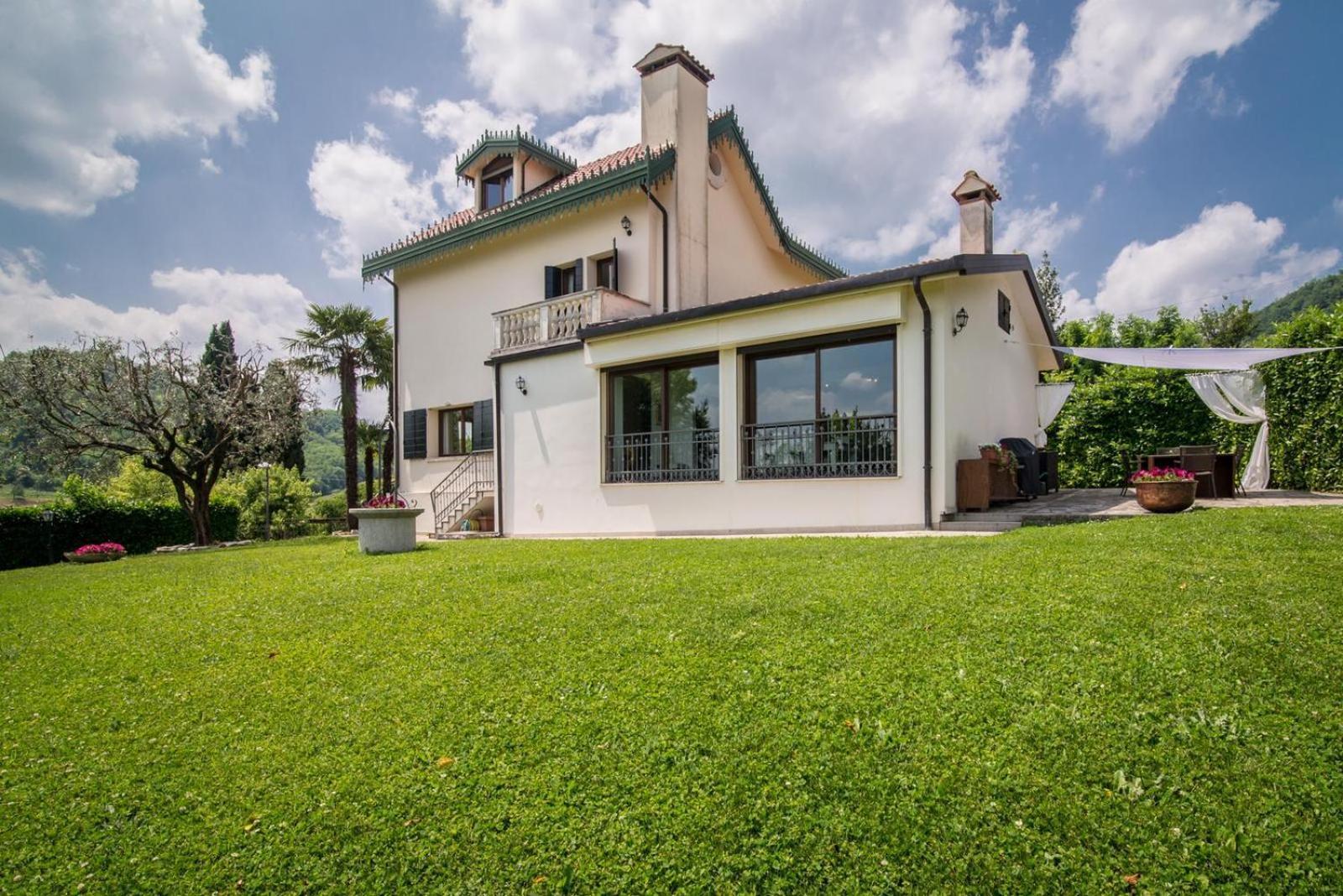 Villa Tramonte 테올로 외부 사진